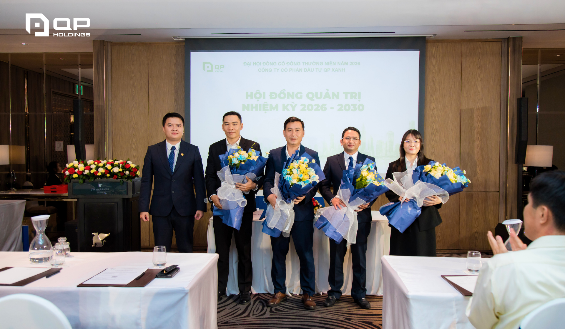 qp-holdings-tai-dinh-vi-mo-hinh-tang-truong-cua-mot-doanh-nghiep-bat-dong-san-niem-yet